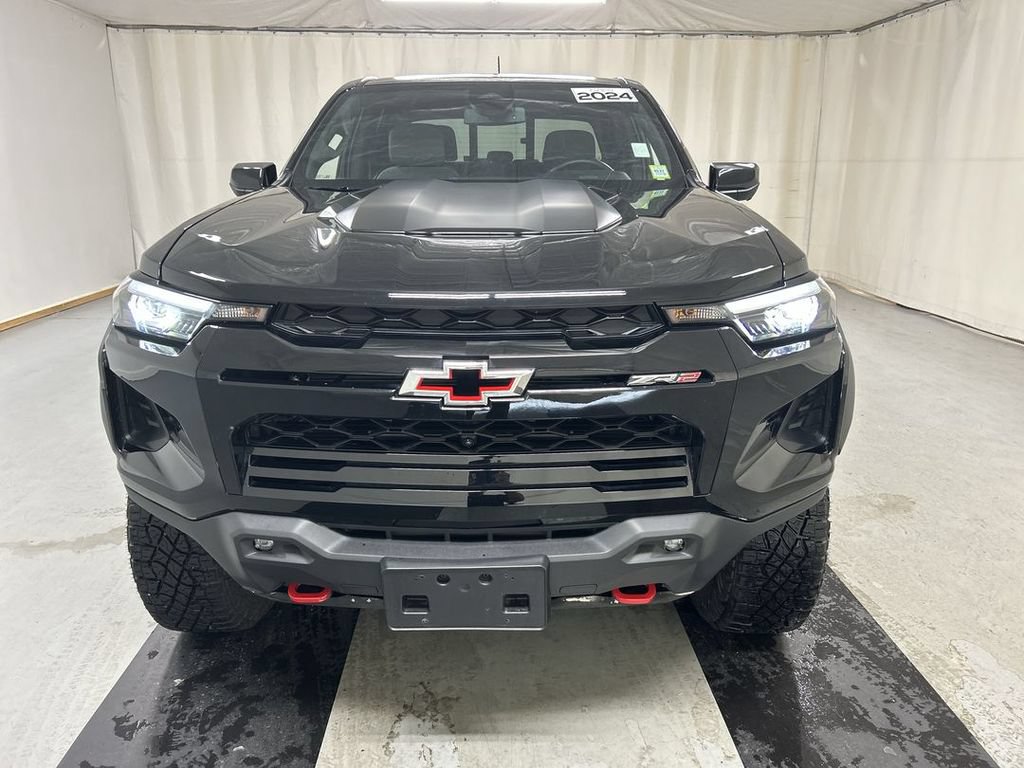 Certified 2024 Chevrolet Colorado ZR2 w/ Technology Package AWD/4WD image 3