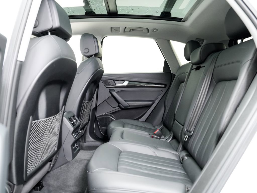 Used 2020 Audi Q5 e Premium Plus w/ Premium Plus Package image 23