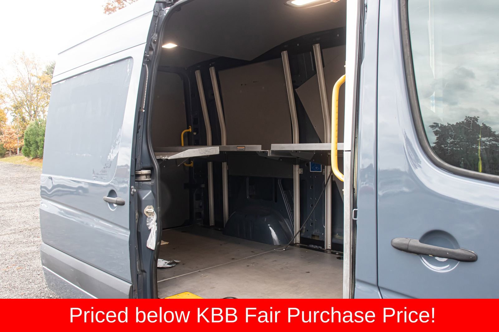 Used 2018 Mercedes-Benz Sprinter 144 Cargo image 15