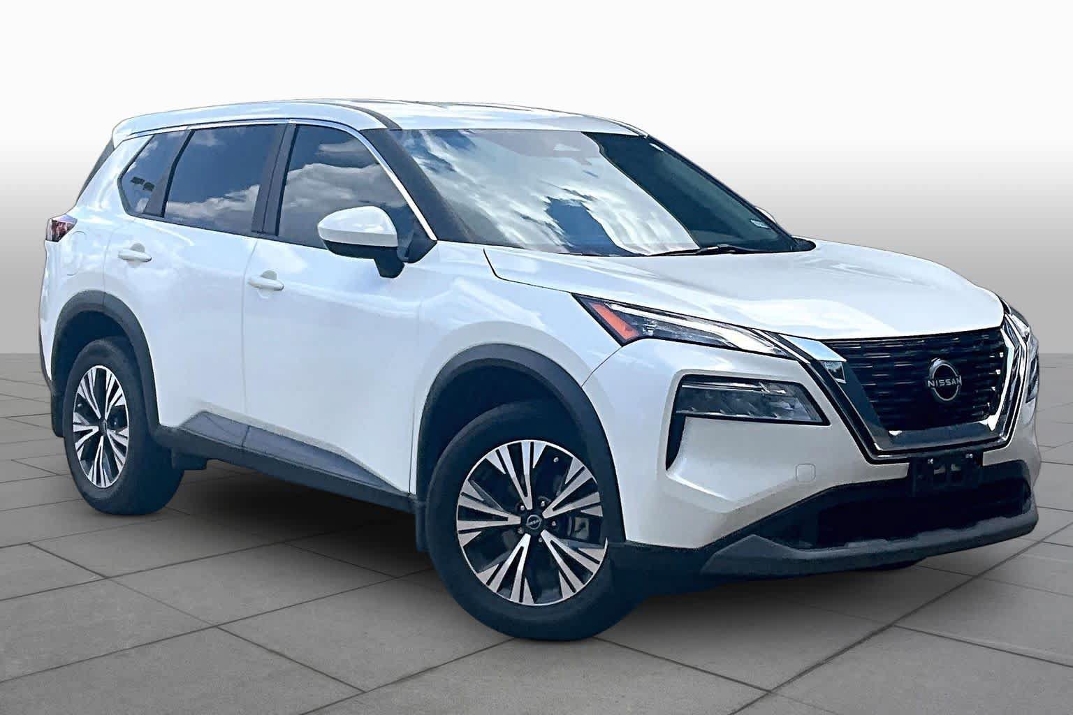 Certified 2023 Nissan Rogue SV FWD image 3