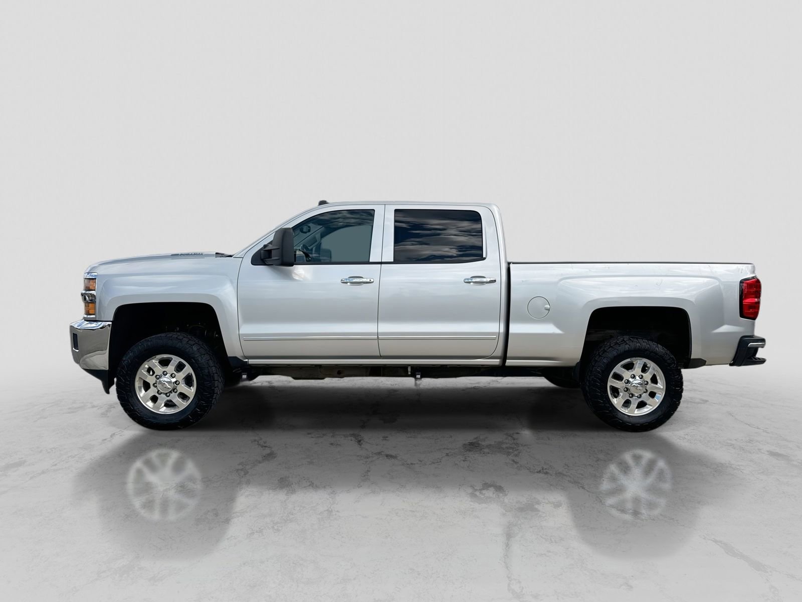Used 2015 Chevrolet Silverado 2500 LTZ w/ Duramax Plus Package AWD/4WD image 3