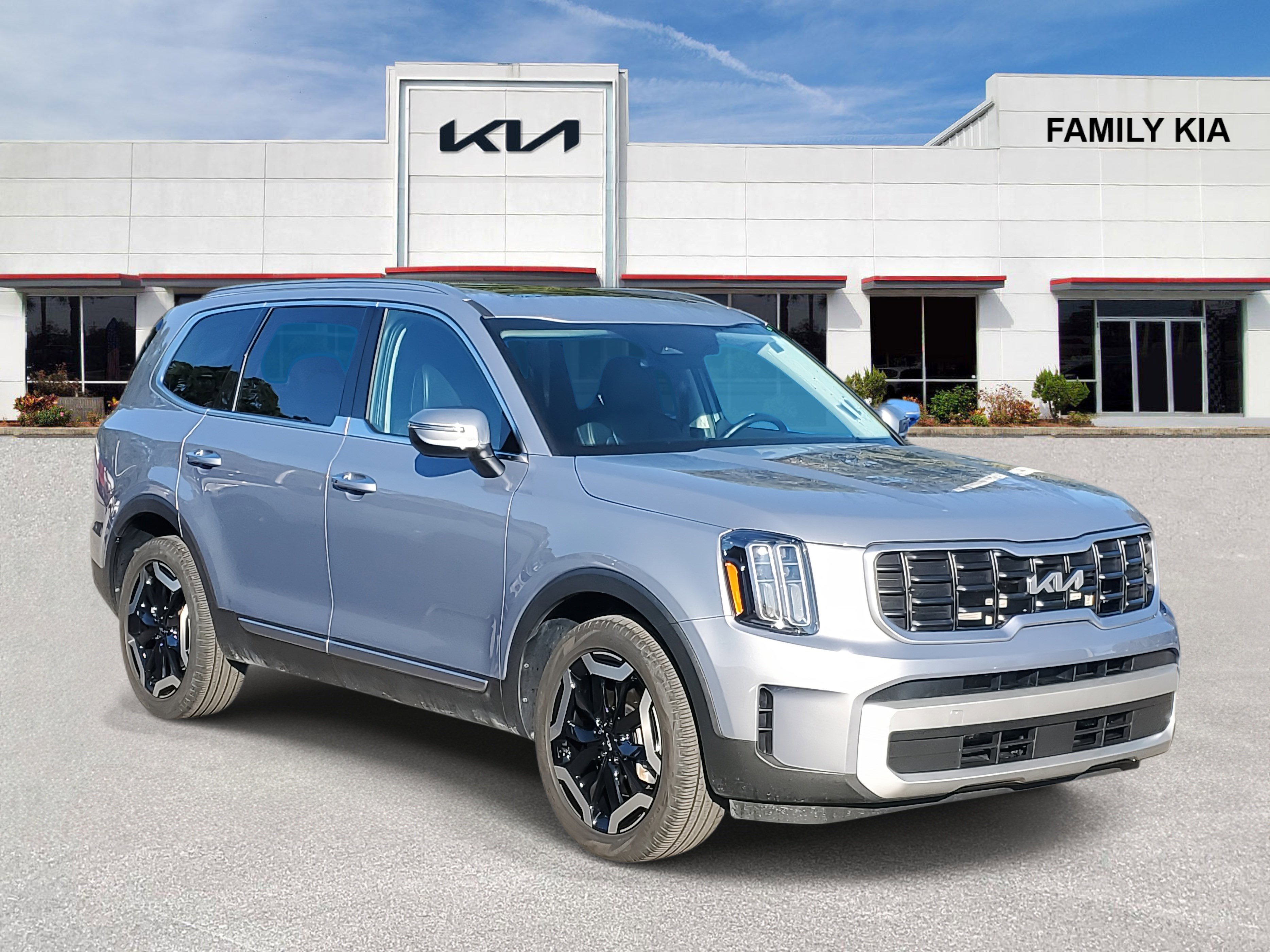 Used 2024 Kia Telluride S w/ S Sunroof Package