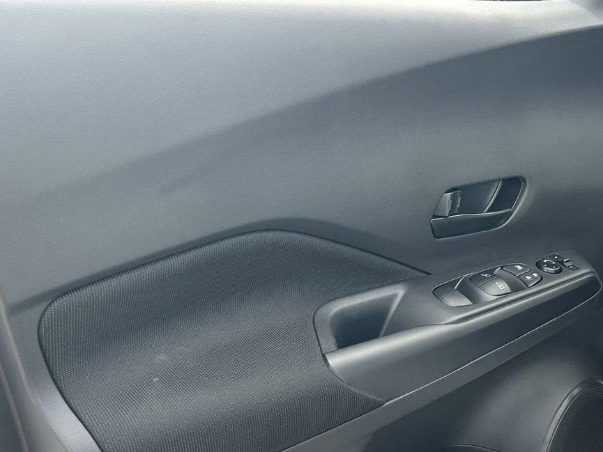 New 2025 Nissan Kicks Play S image 16