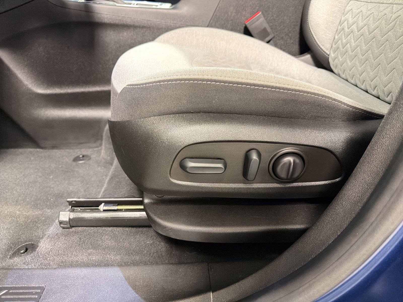 Used 2022 Chevrolet Equinox LS FWD image 13