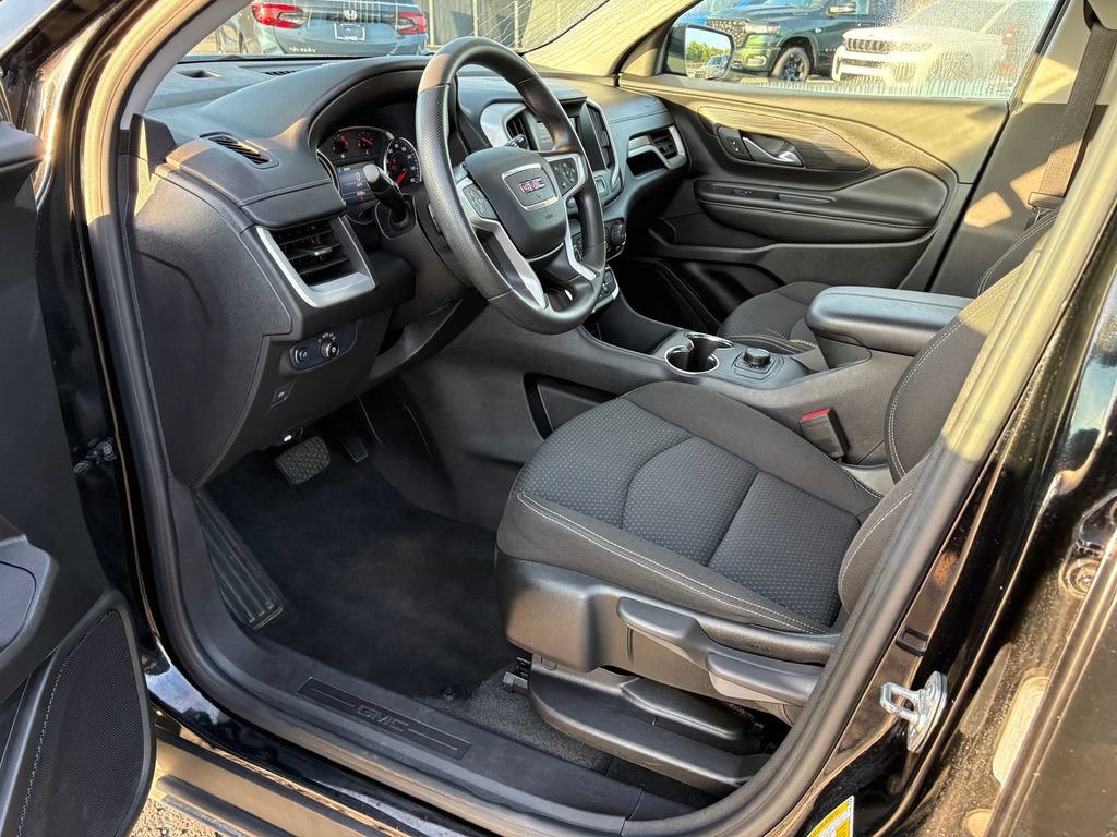 Used 2024 GMC Terrain SLE AWD/4WD image 14