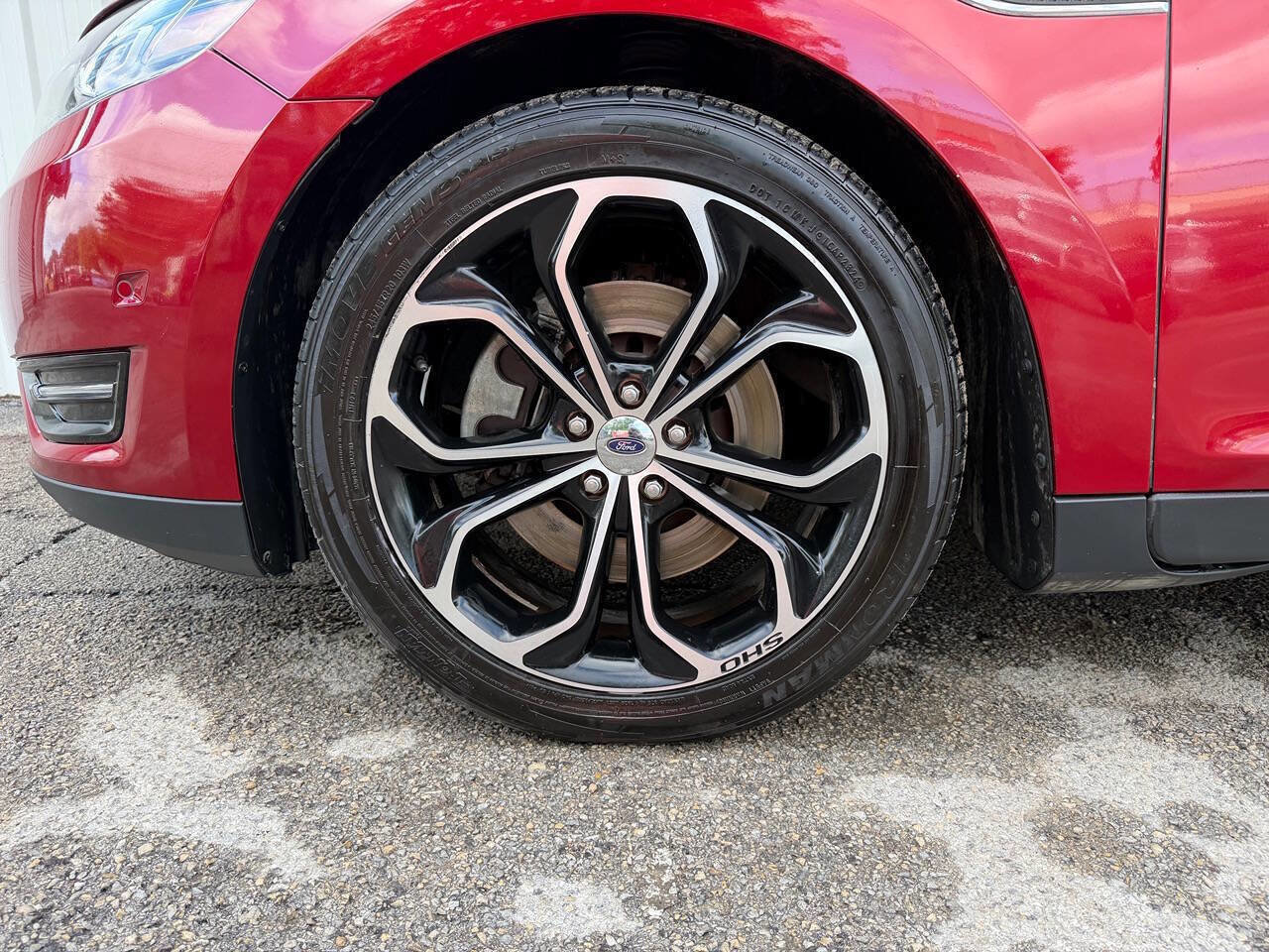 Used 2013 Ford Taurus SHO image 44