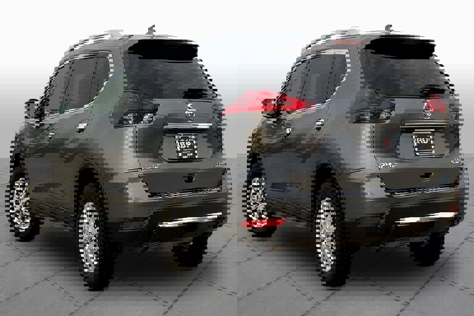 Used 2020 Nissan Rogue SV image 12