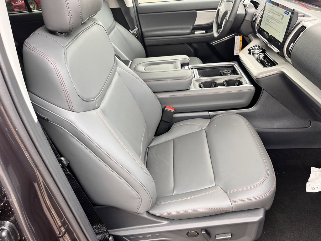 New 2025 Ford Expedition Active image 19