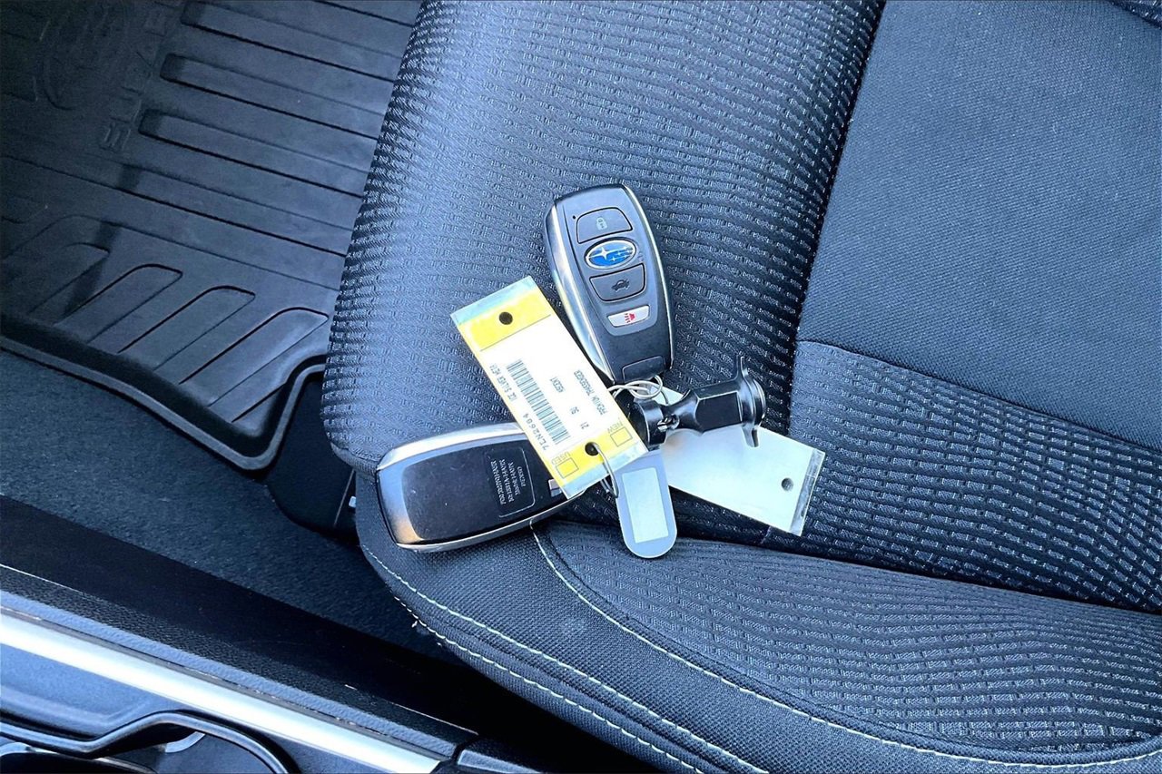 Used 2021 Subaru Ascent Premium w/ Convenience Package image 31