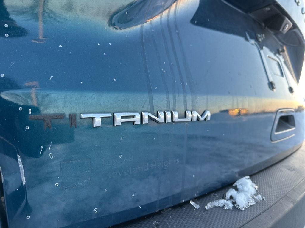 Used 2020 Ford Escape Titanium image 4