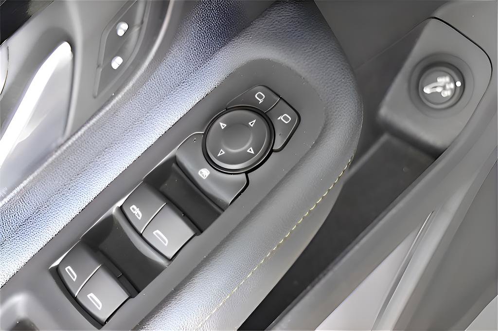 Used 2024 GMC Terrain AT4 w/ Tech Package image 27