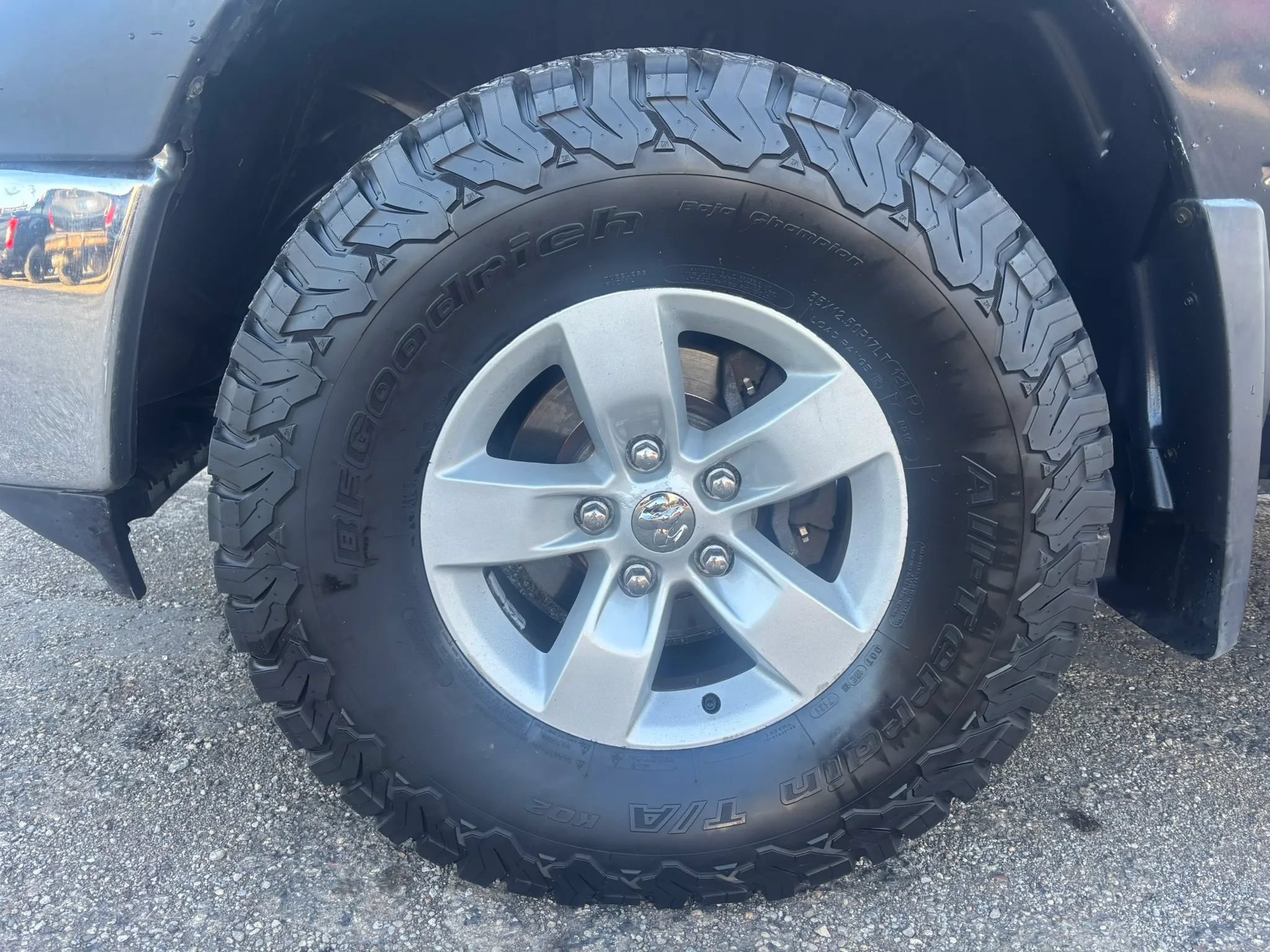 Used 2017 RAM 1500 ST w/ SXT Appearance Group AWD/4WD image 15
