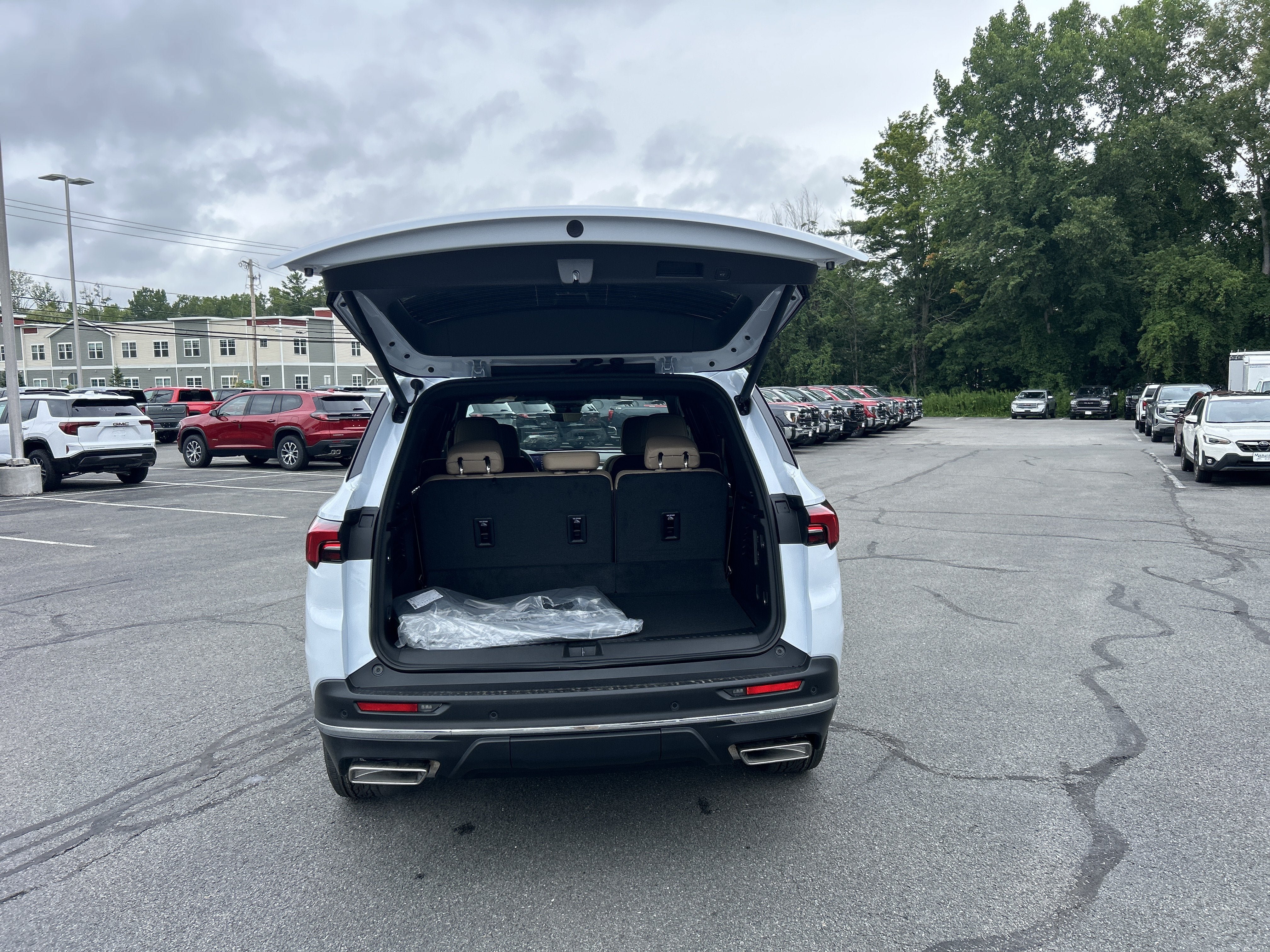 New 2027 Buick Enclave Preferred w/ Power Package AWD/4WD image 10