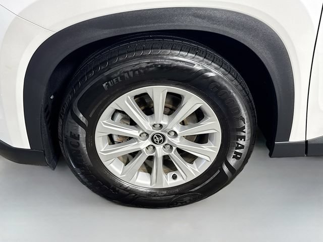 Used 2025 Toyota Grand Highlander AWD image 4