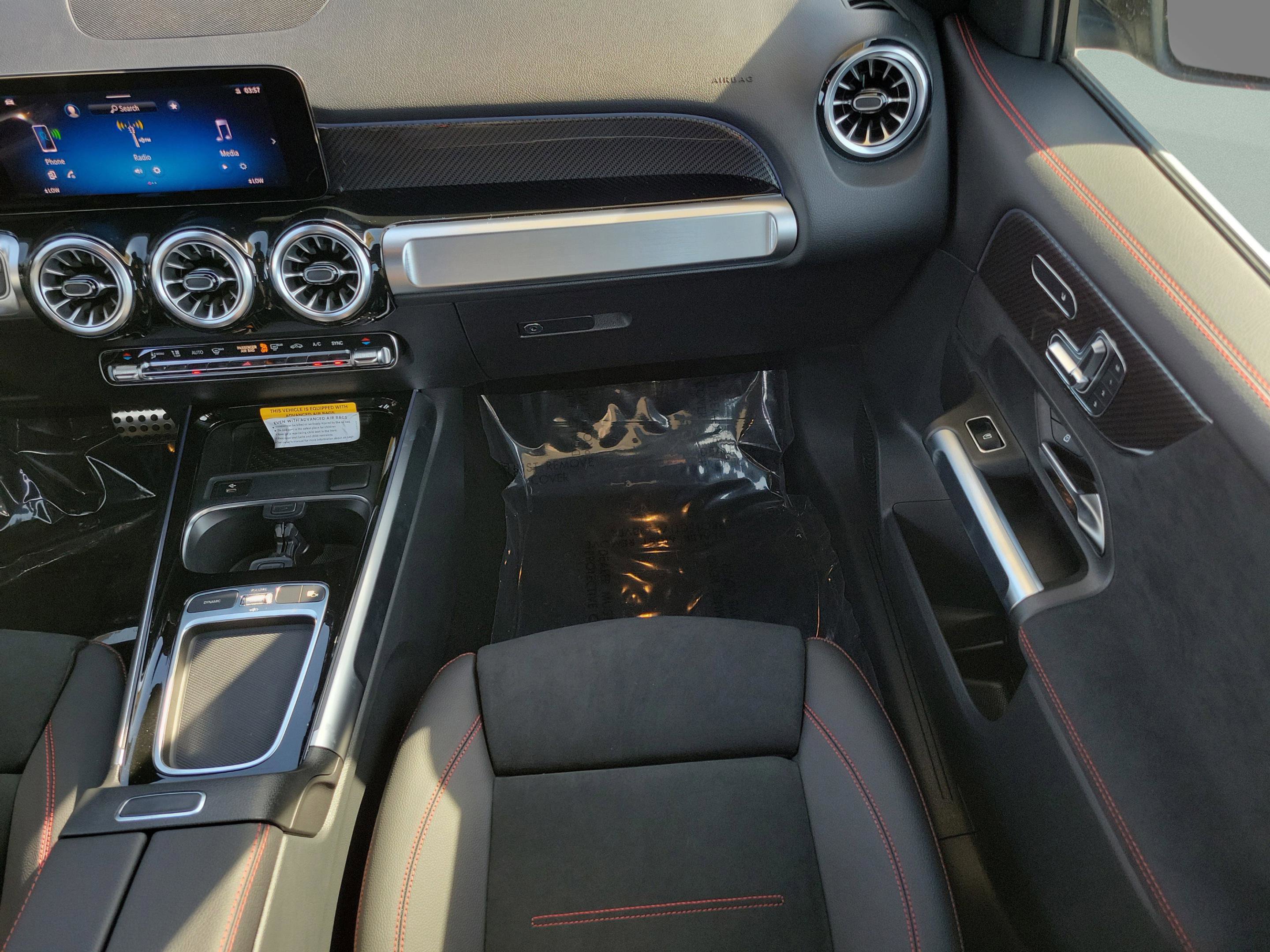 New 2025 Mercedes-Benz GLB 35 AMG 4MATIC image 12