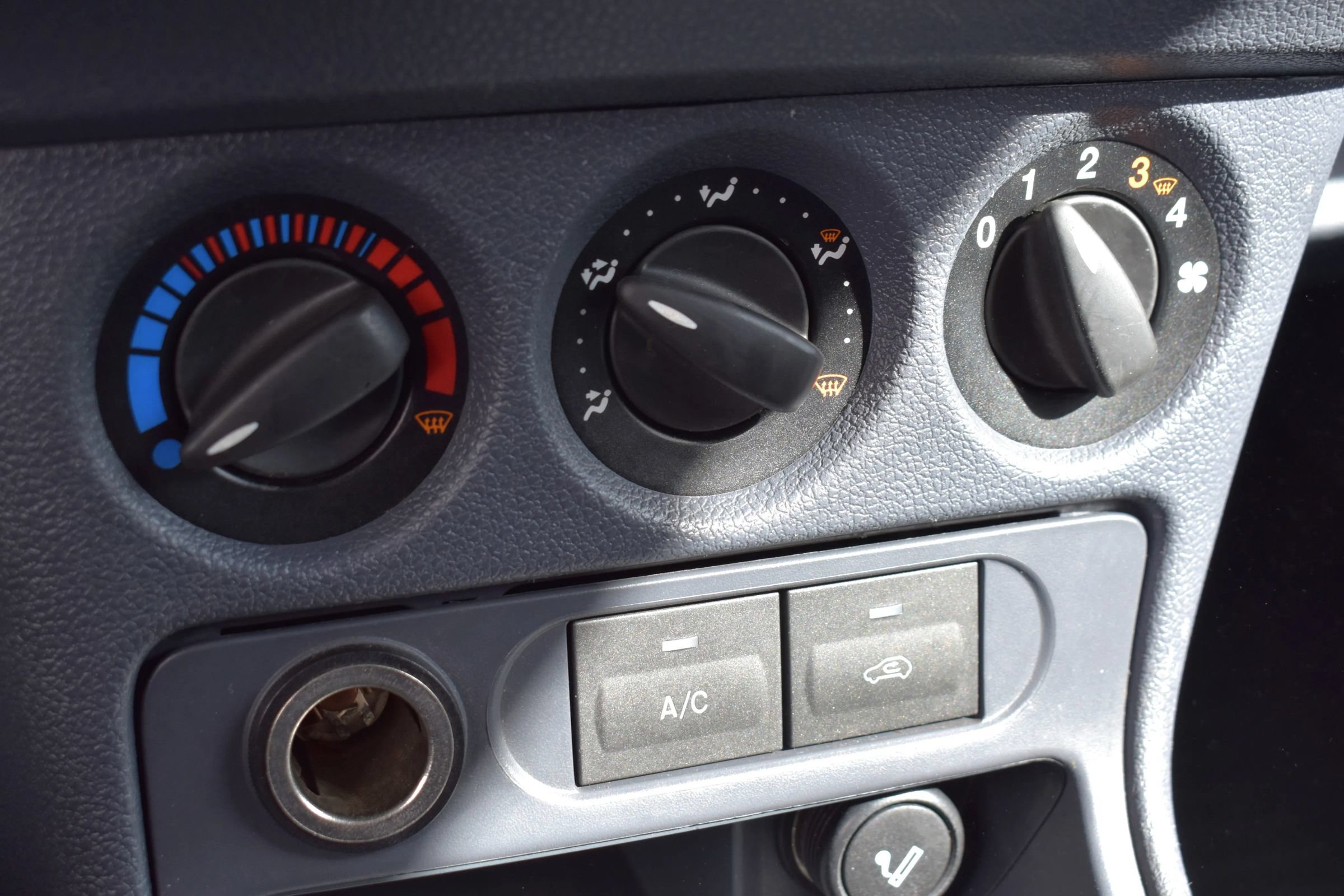 Used 2011 Ford Transit Connect XL FWD image 51