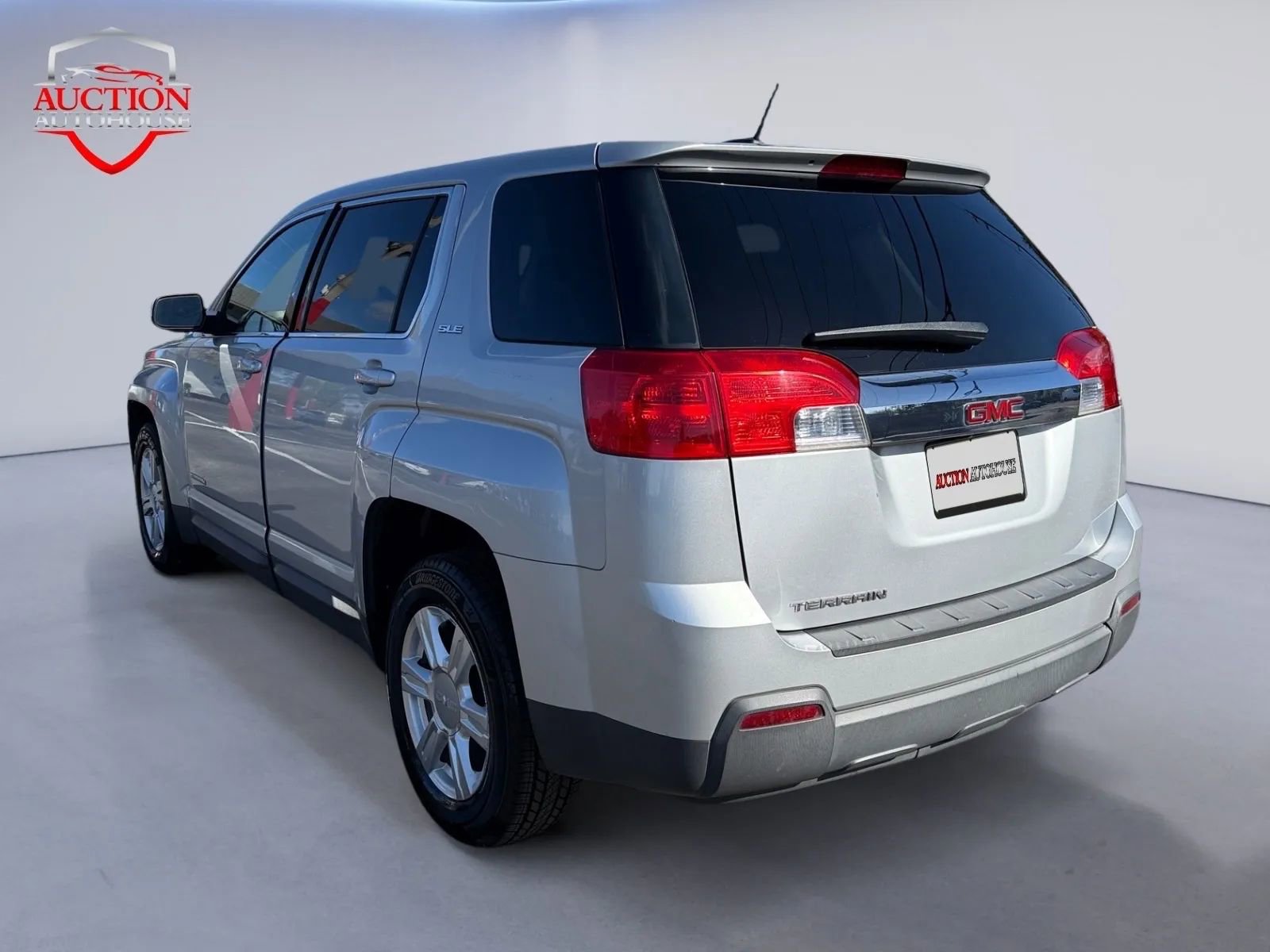 Used 2015 GMC Terrain SLE image 3