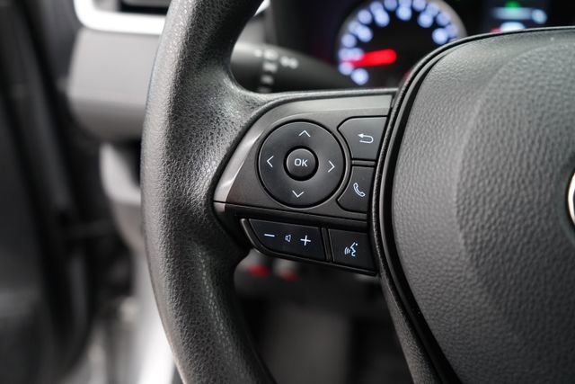 Used 2022 Toyota RAV4 LE image 17