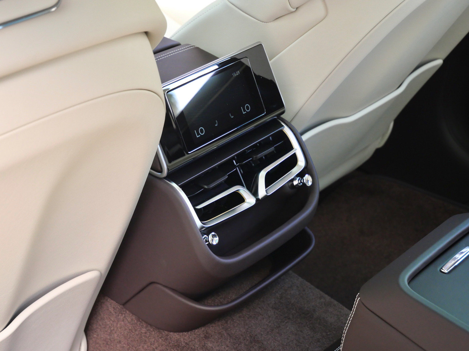 New 2026 Bentley Flying Spur V8 AWD/4WD image 14