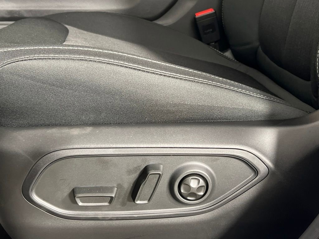 New 2025 Jeep Grand Cherokee Laredo w/ Luxury Tech Group I image 24