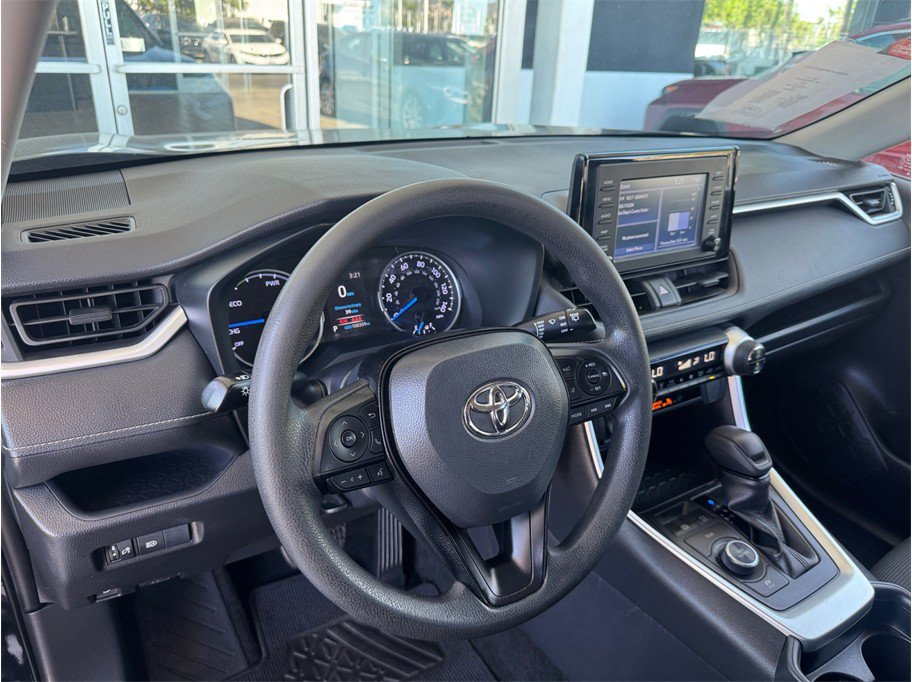 Used 2019 Toyota RAV4 LE w/ Carpet Mat Package AWD/4WD image 23