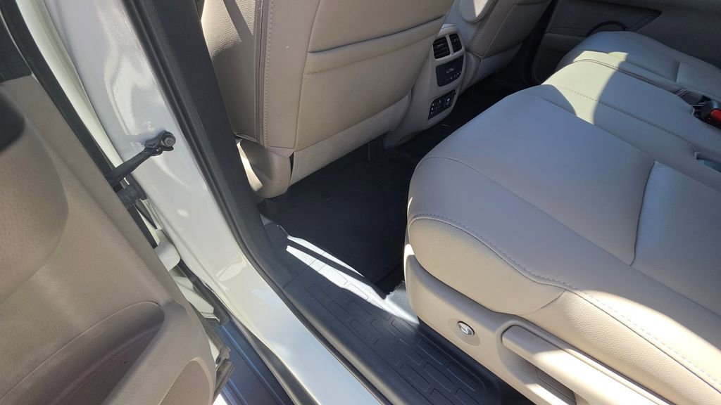 Used 2016 Honda Pilot Touring image 20