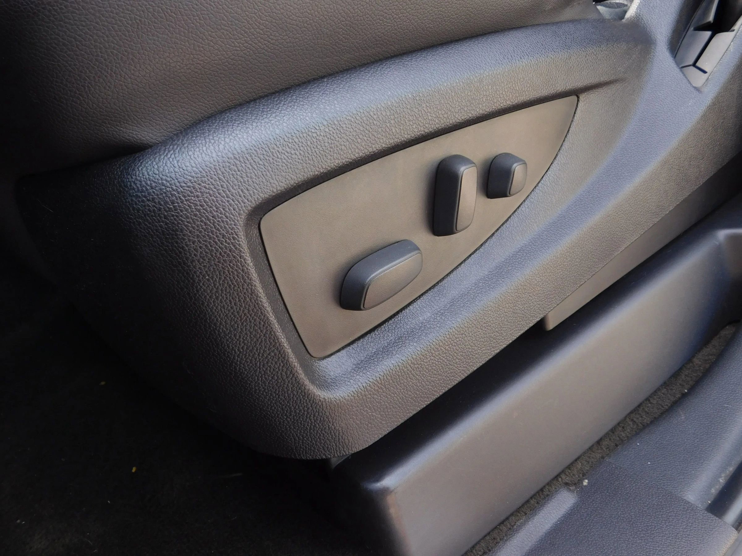Used 2015 Chevrolet Tahoe LTZ AWD/4WD image 20