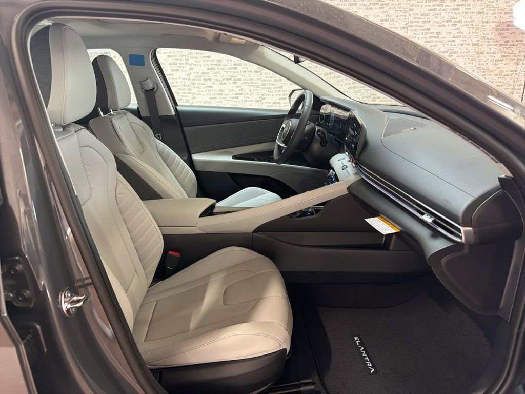 New 2026 Hyundai Elantra Limited image 11