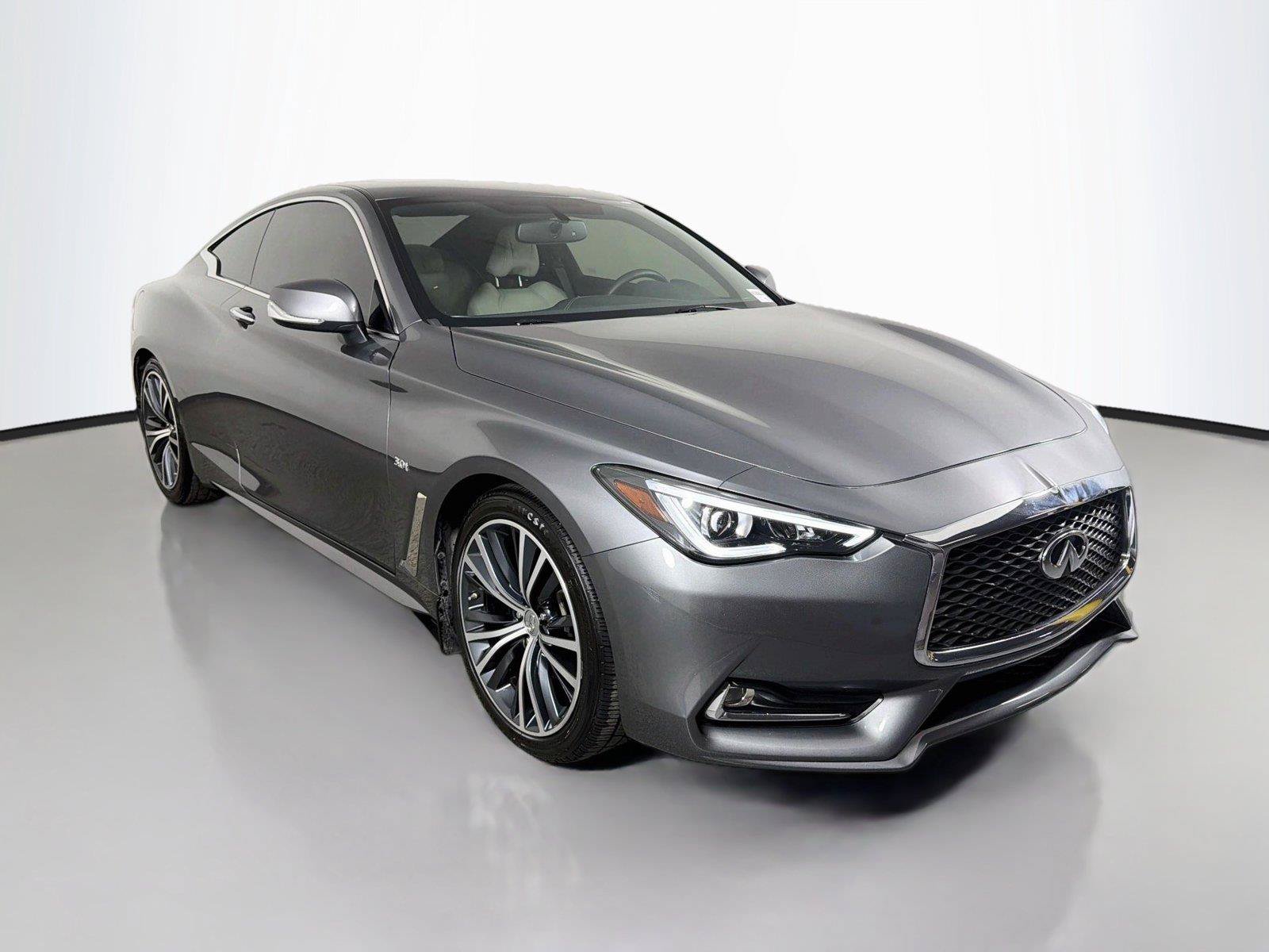 Used 2018 INFINITI Q60 3.0t Luxe RWD image 3