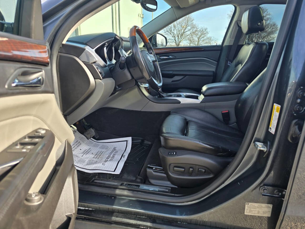 Used 2010 Cadillac SRX Premium image 24