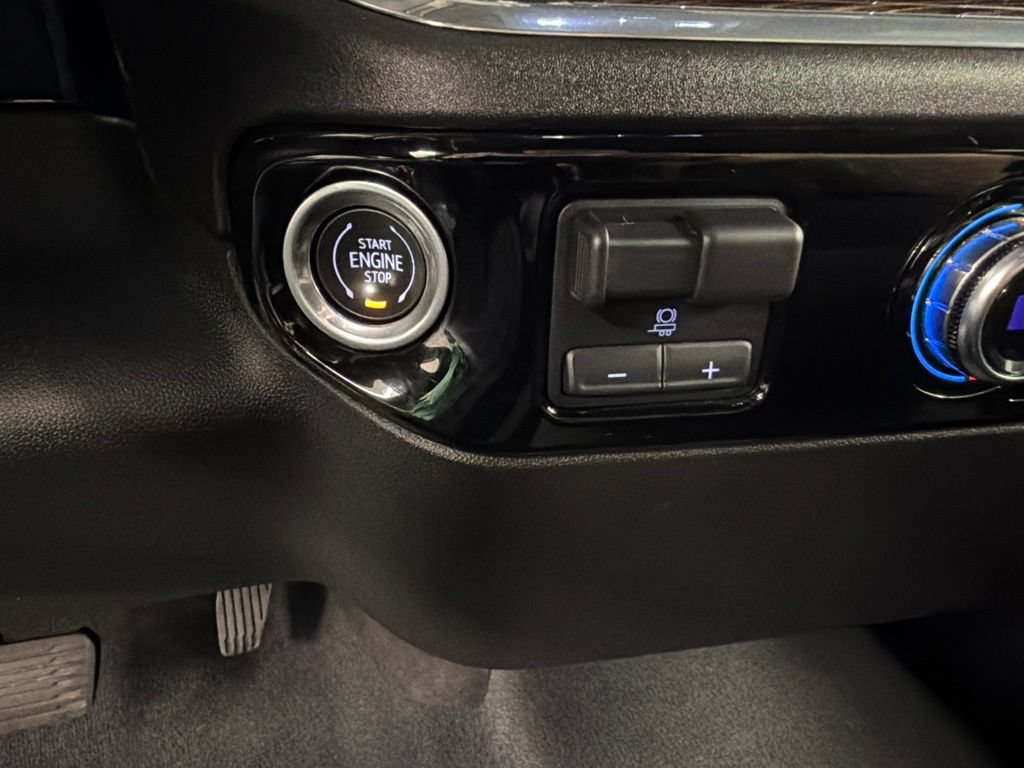 Used 2024 GMC Sierra 2500 SLE w/ SLE Convenience Package AWD/4WD image 14