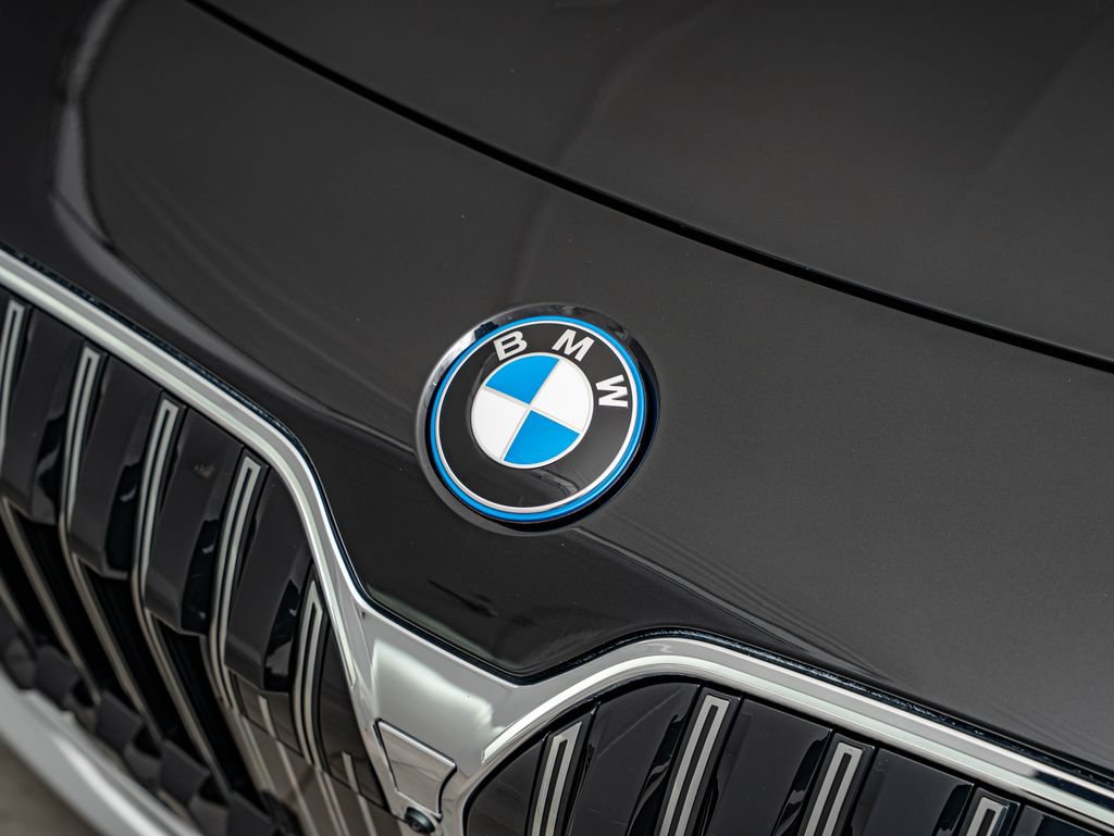 Used 2024 BMW i7 eDrive50 RWD image 12
