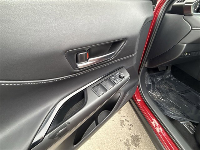 Used 2023 Toyota Venza LE image 13