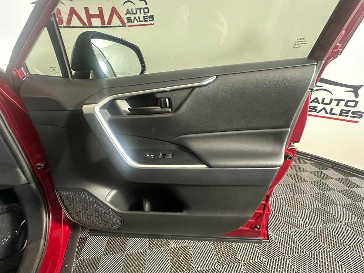 Used 2024 Toyota RAV4 LE FWD image 19