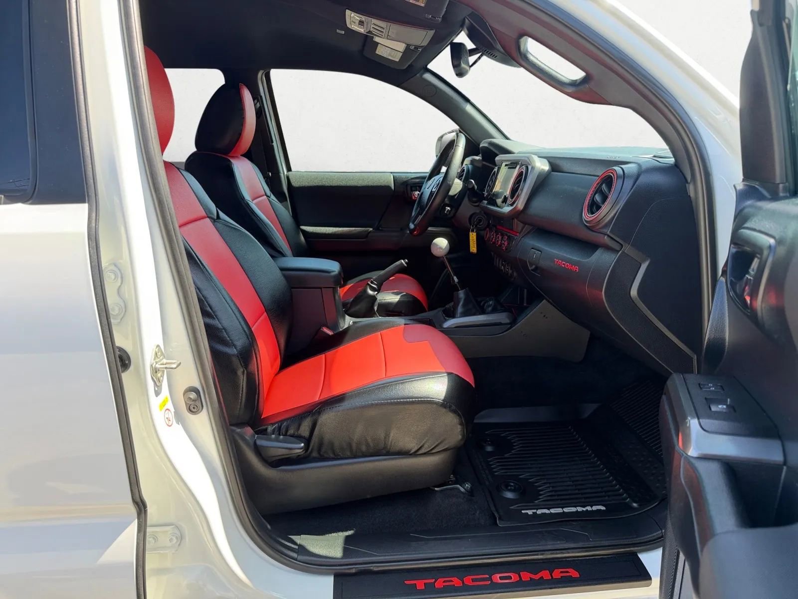 Used 2019 Toyota Tacoma TRD Off-Road image 23