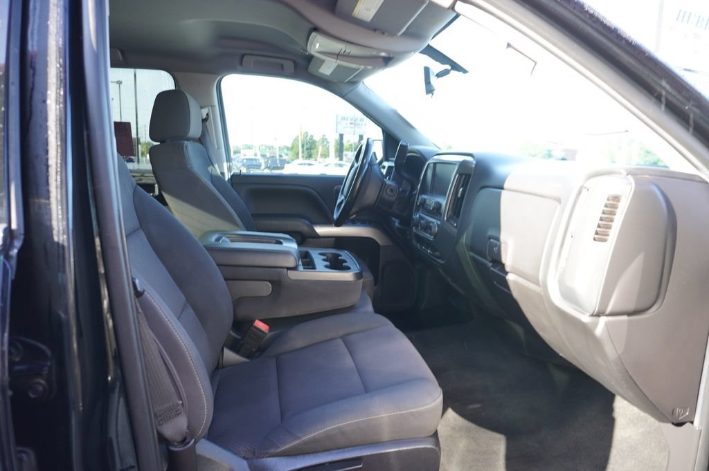 Used 2018 Chevrolet Silverado 1500 LT w/ All Star Edition AWD/4WD image 9