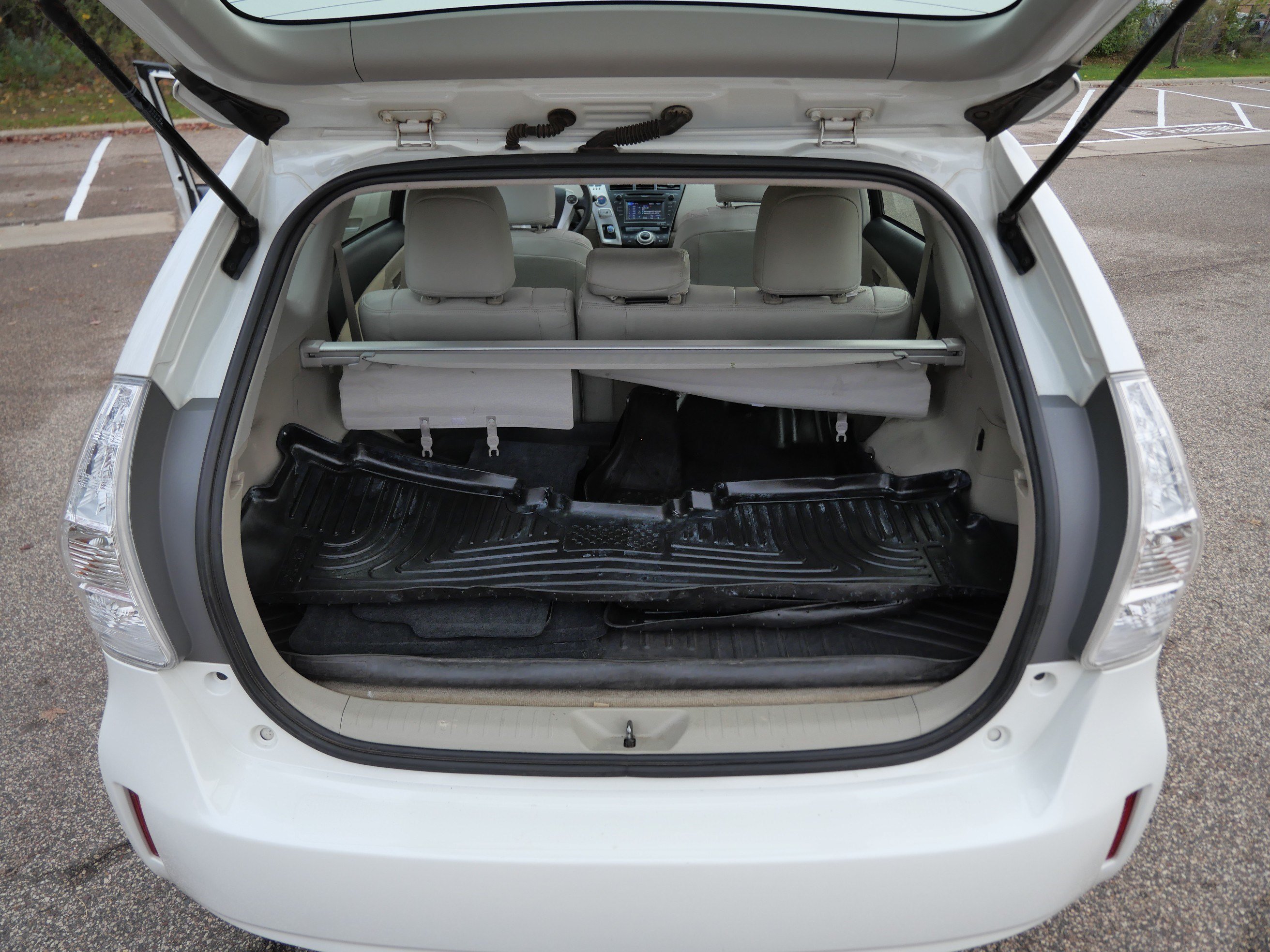 Used 2014 Toyota Prius V Three FWD image 18