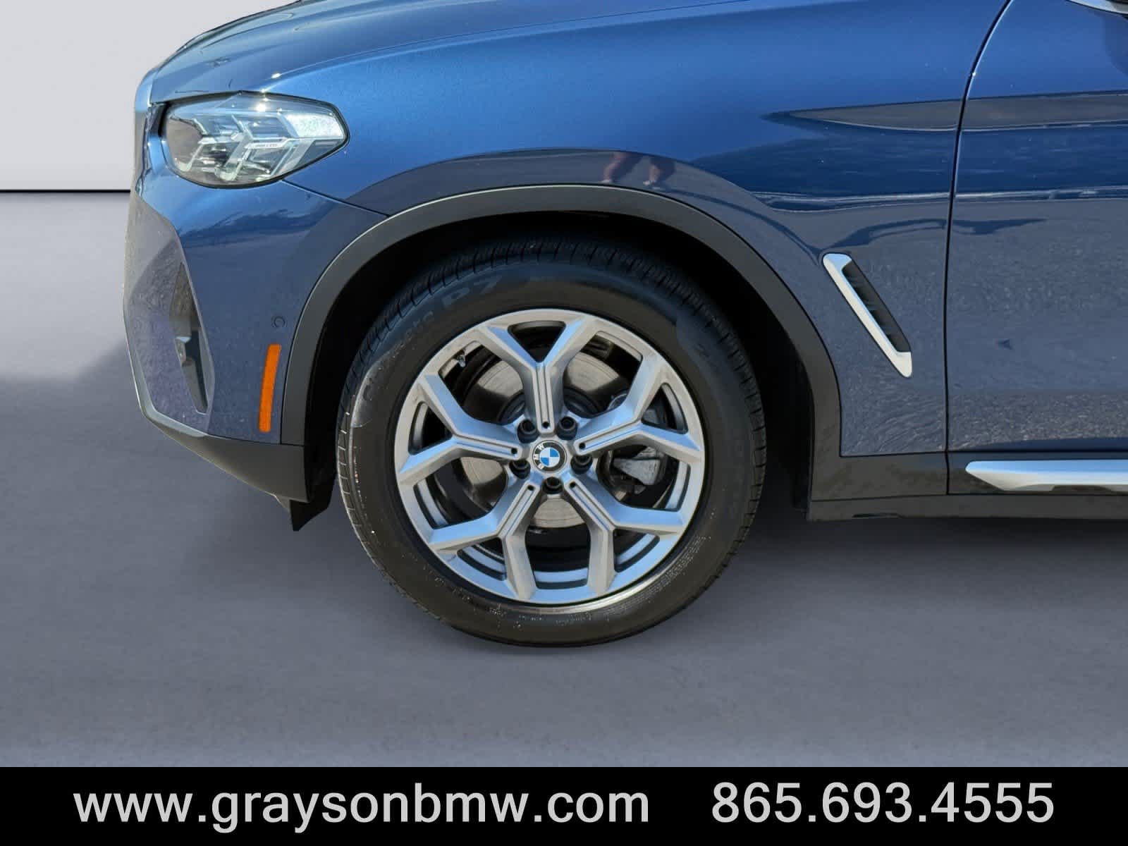 Used 2025 BMW X4 xDrive30i AWD/4WD image 9