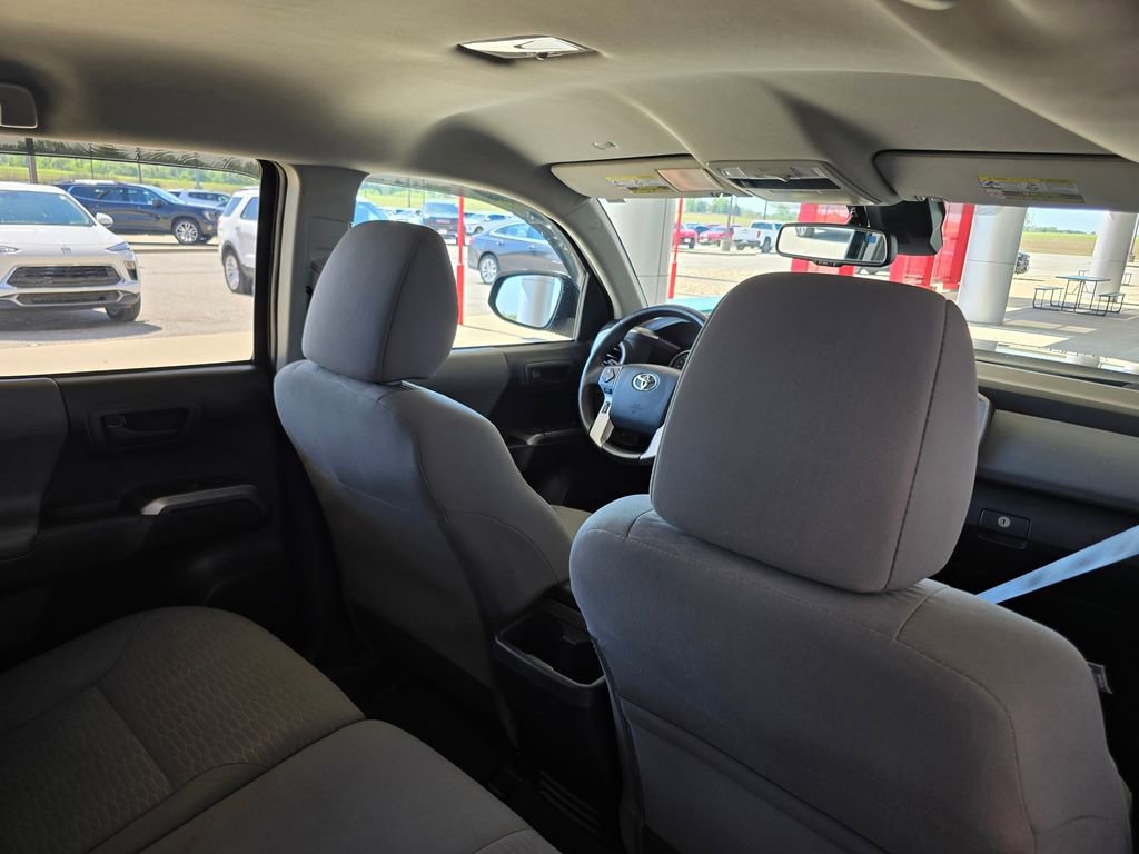 Used 2019 Toyota Tacoma SR5 AWD/4WD image 17