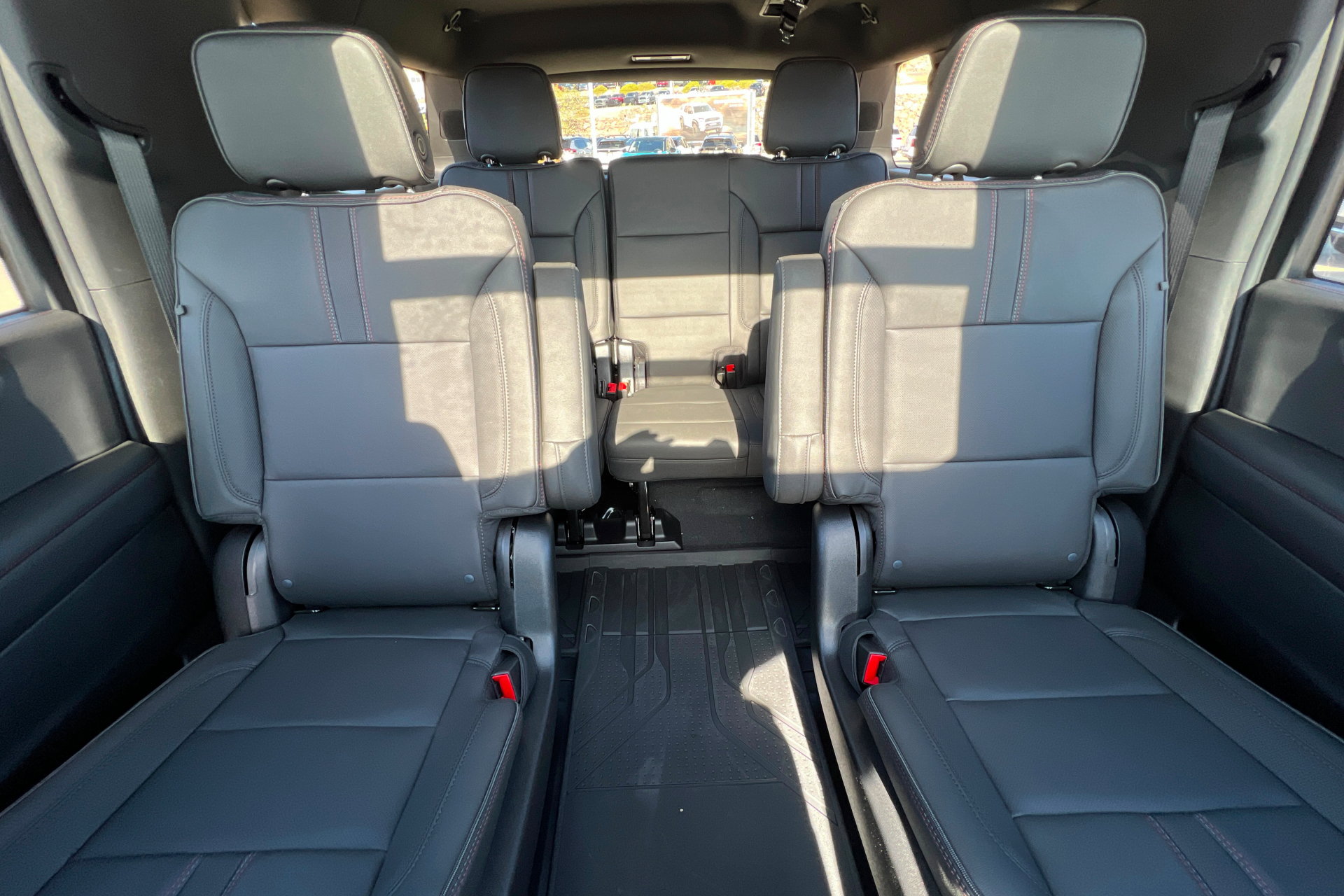 New 2026 Chevrolet Suburban RST w/ Comfort Package AWD/4WD image 28