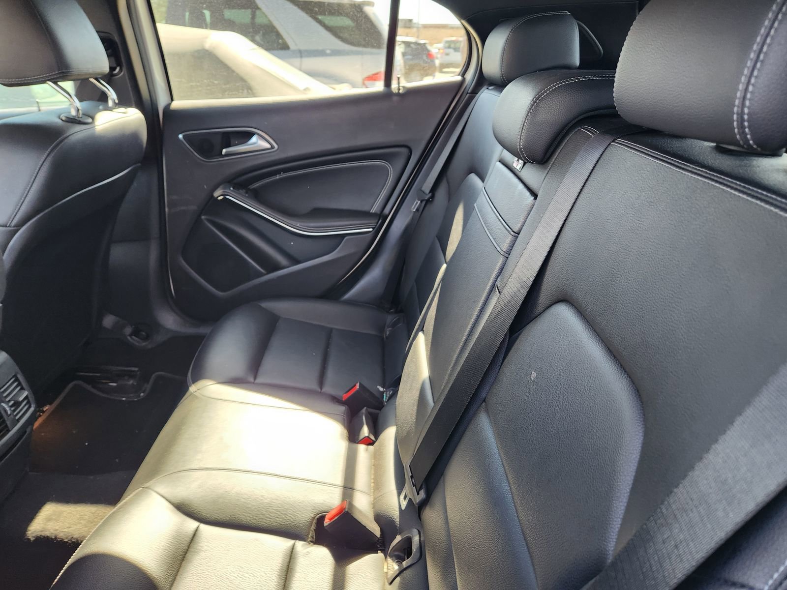 Used 2020 Mercedes-Benz GLA 250 4MATIC w/ Premium Package image 13