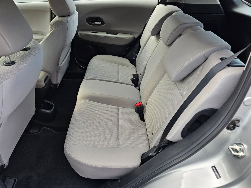 Used 2016 Honda HR-V LX image 21