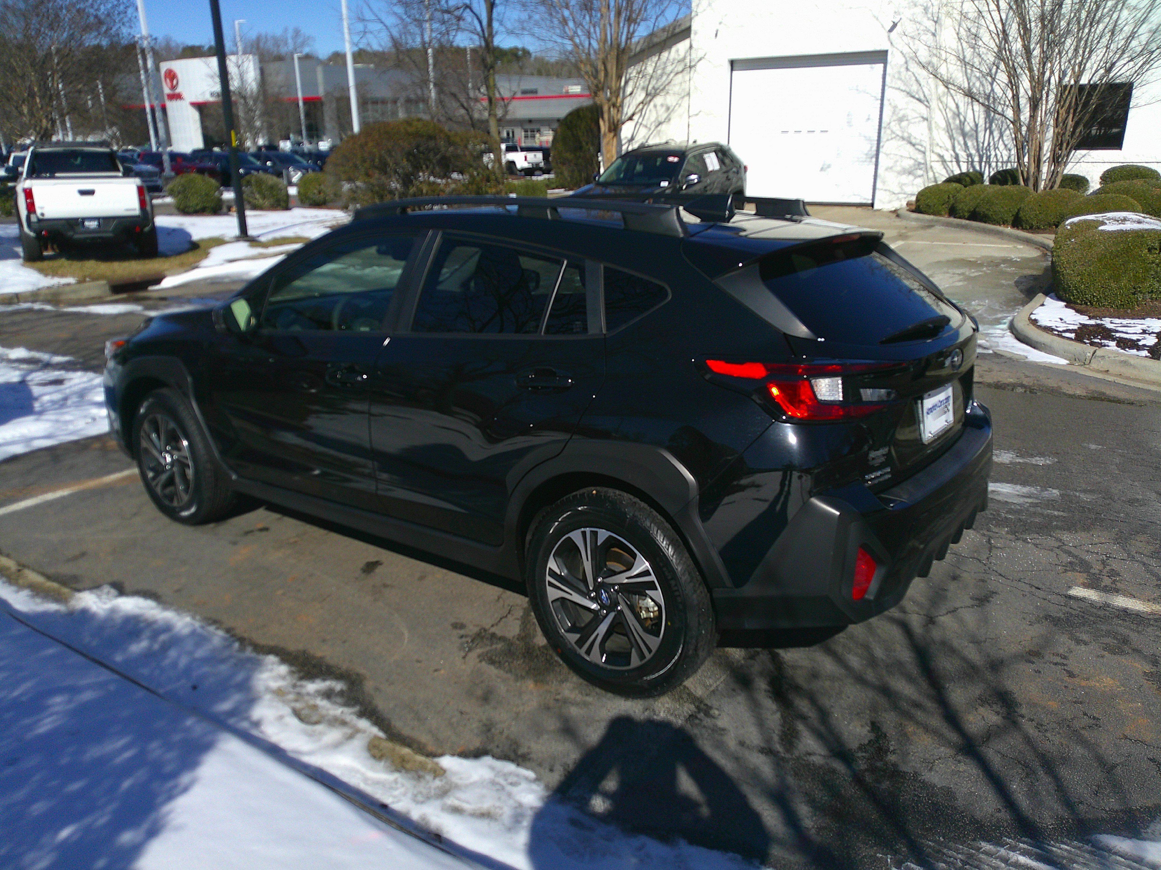 Used 2024 Subaru Crosstrek 2.0i Premium w/ Crosstrek Mirror Package image 9