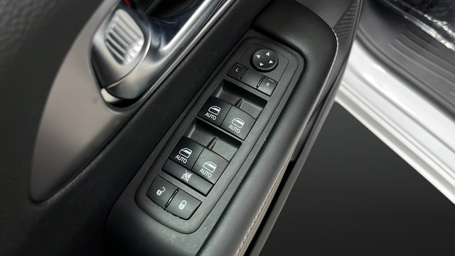 Used 2026 Chrysler Pacifica Select FWD image 22