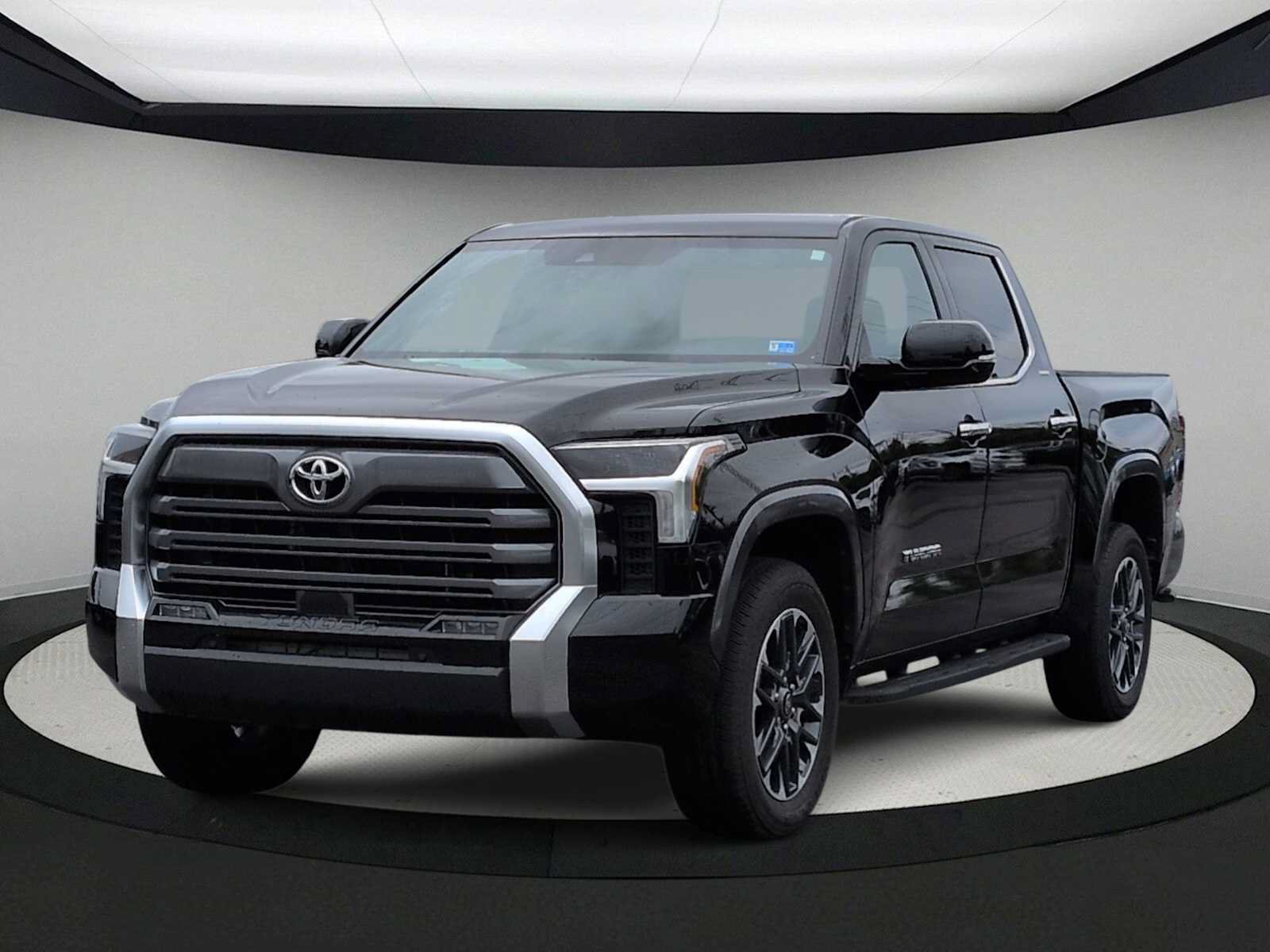 Used 2025 Toyota Tundra Limited AWD/4WD image 4