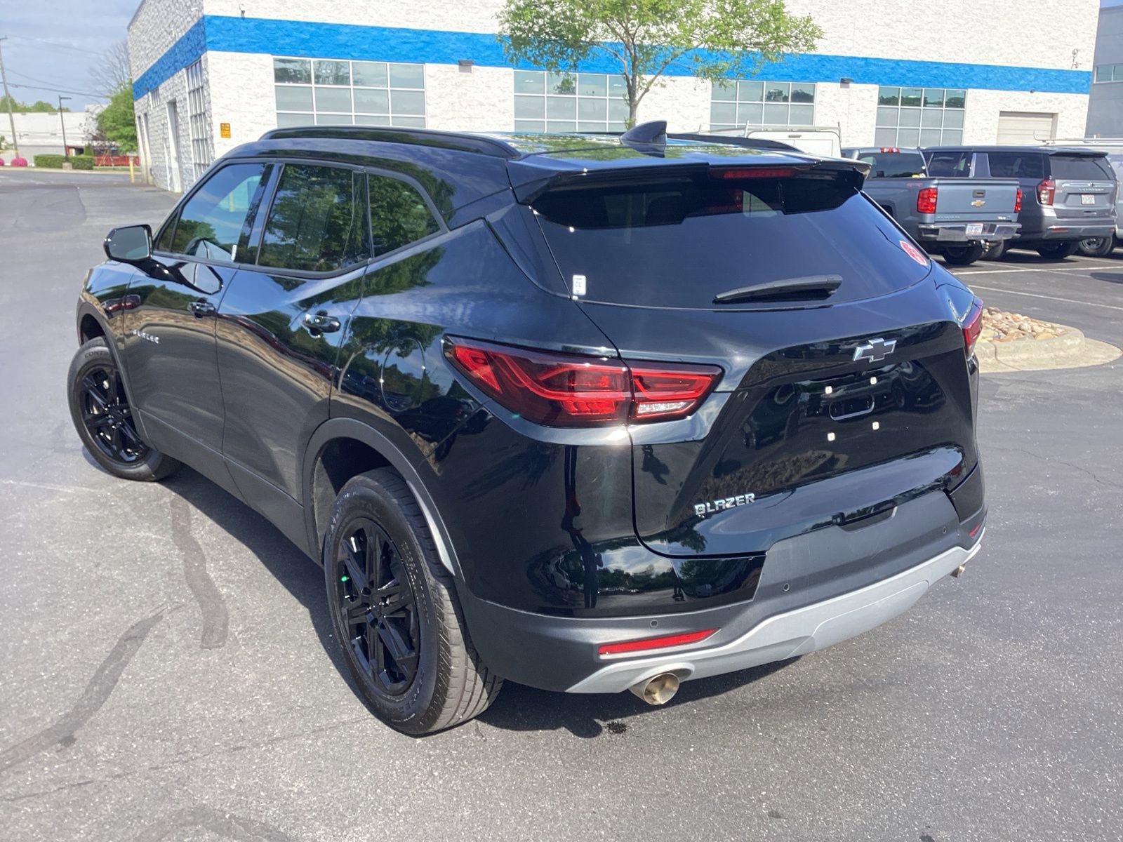 Used 2024 Chevrolet Blazer LT w/ Convenience Package image 2