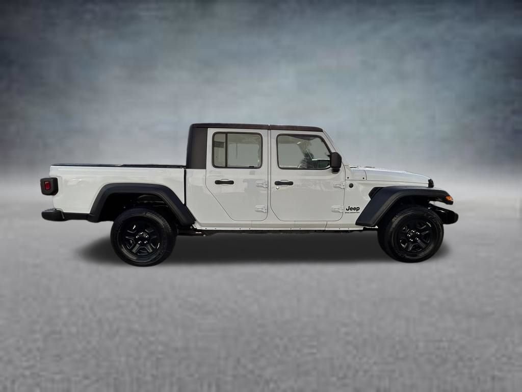 Used 2026 Jeep Gladiator Sport AWD/4WD image 3