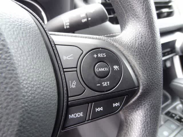 Certified 2025 Toyota RAV4 LE AWD/4WD image 11