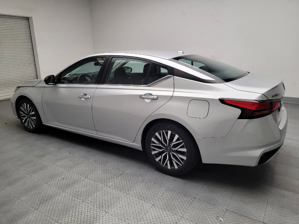Used 2024 Nissan Altima 2.5 SV image 3