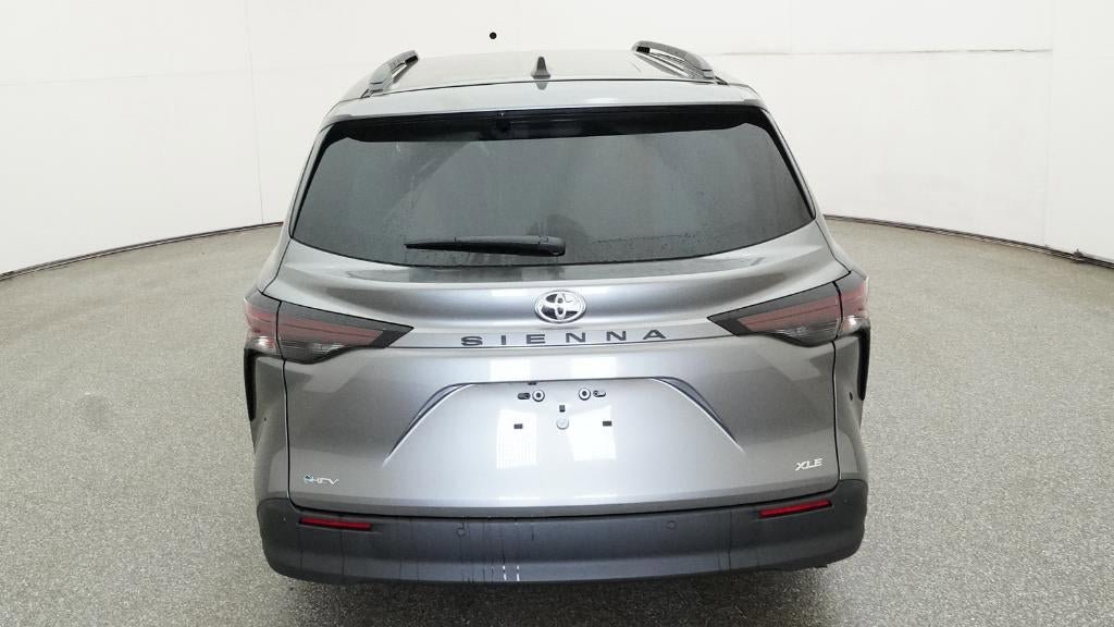 New 2026 Toyota Sienna XLE FWD image 7